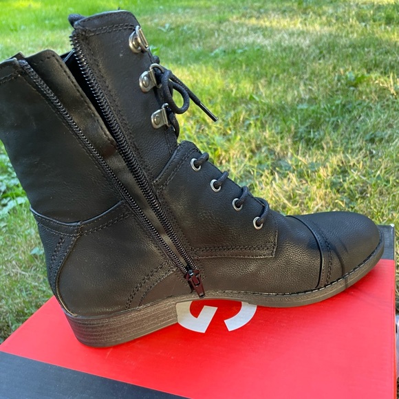 New in box guess boots 8.5 - Picture 3 of 8